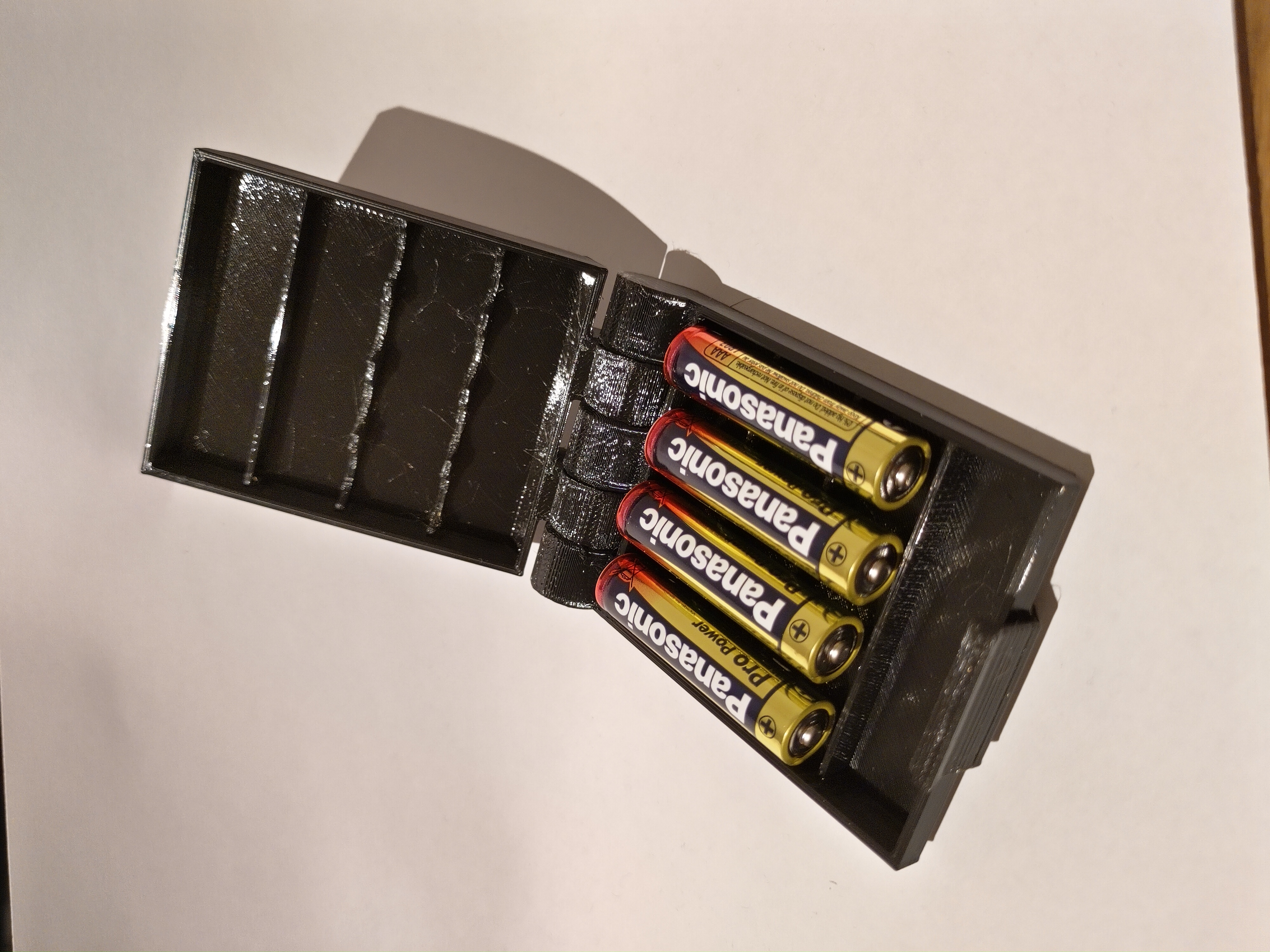 Miniatura 4 do modelo 3D AA/AAA hinged battery case