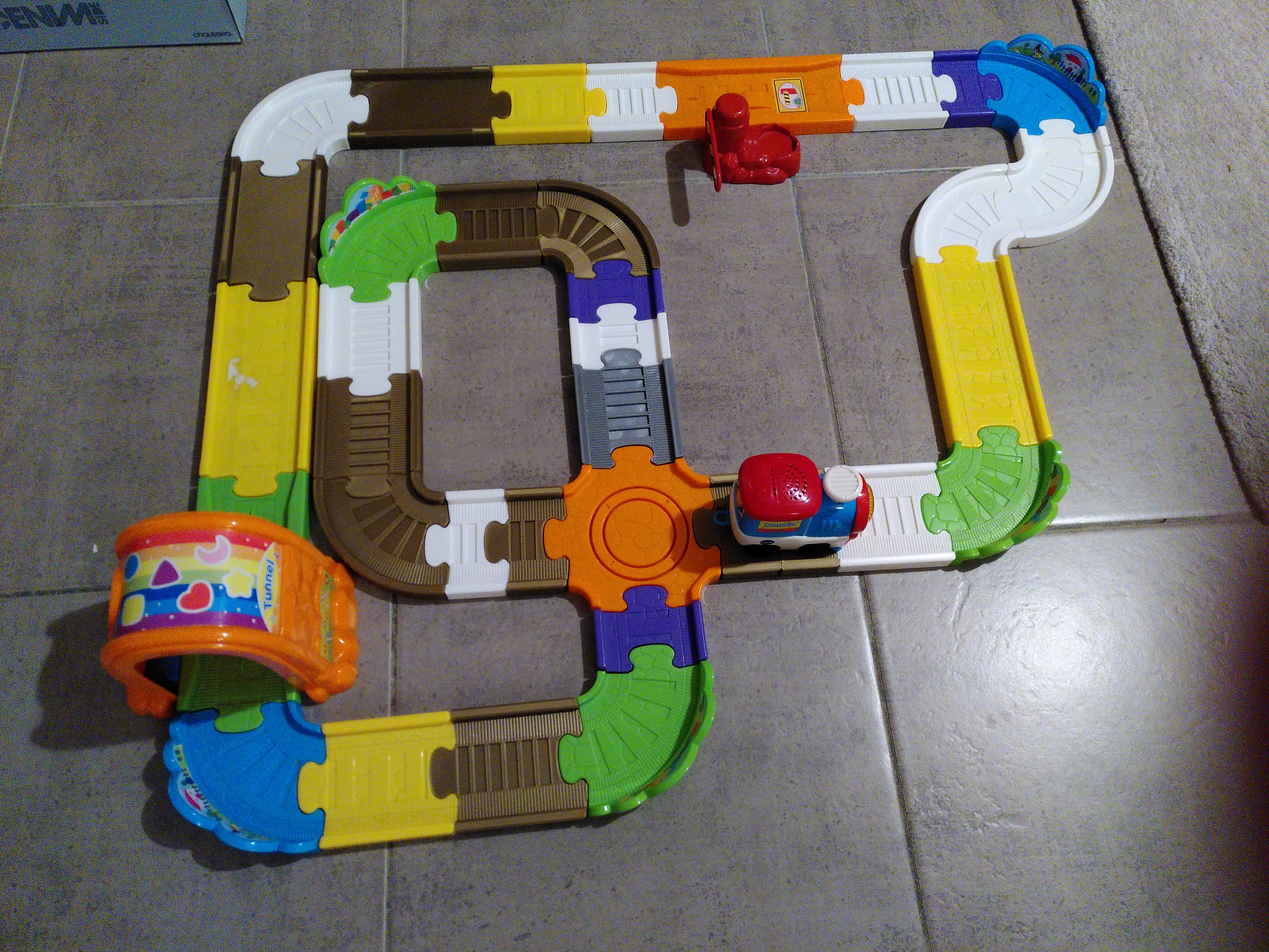 basic rails compatible with vtech Go! Go! Smart Wheels choo-choo Train / tchou tchou bolides
