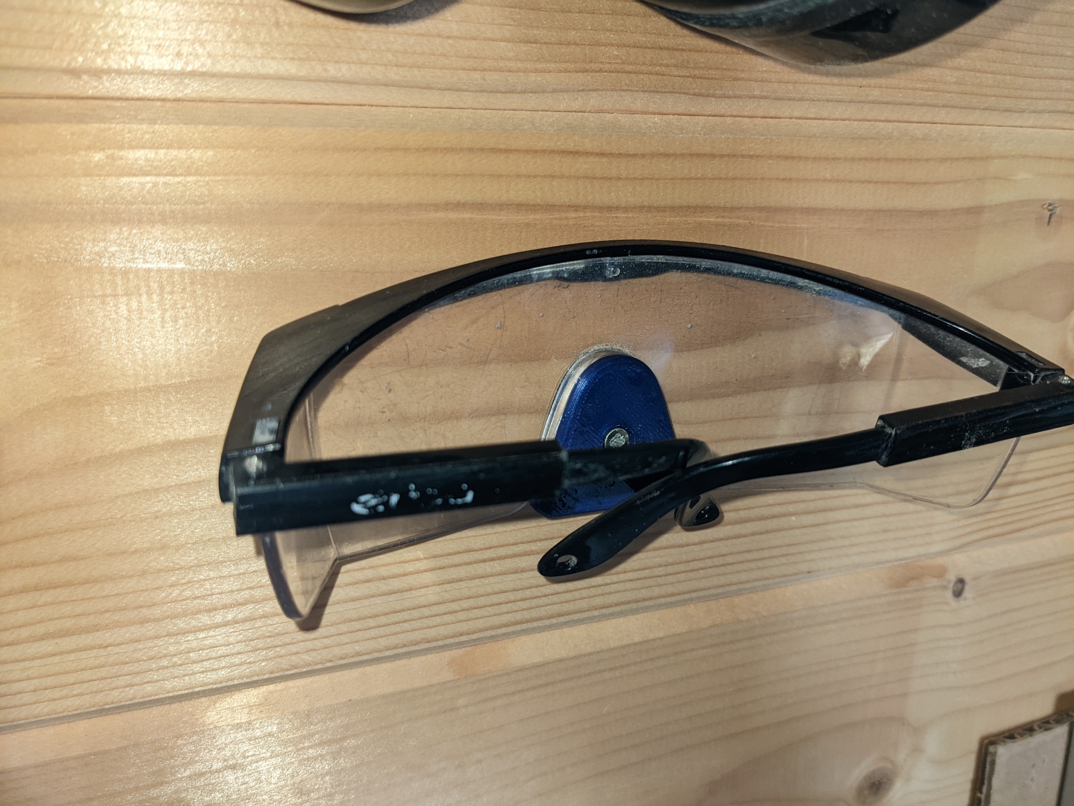 Holder for Safety goggles by HolzerMax Download free STL model