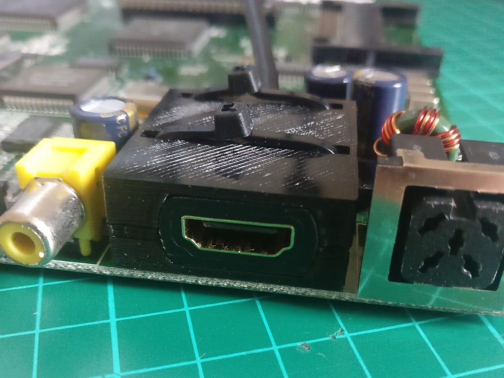 Amiga Slim HDMI Mount