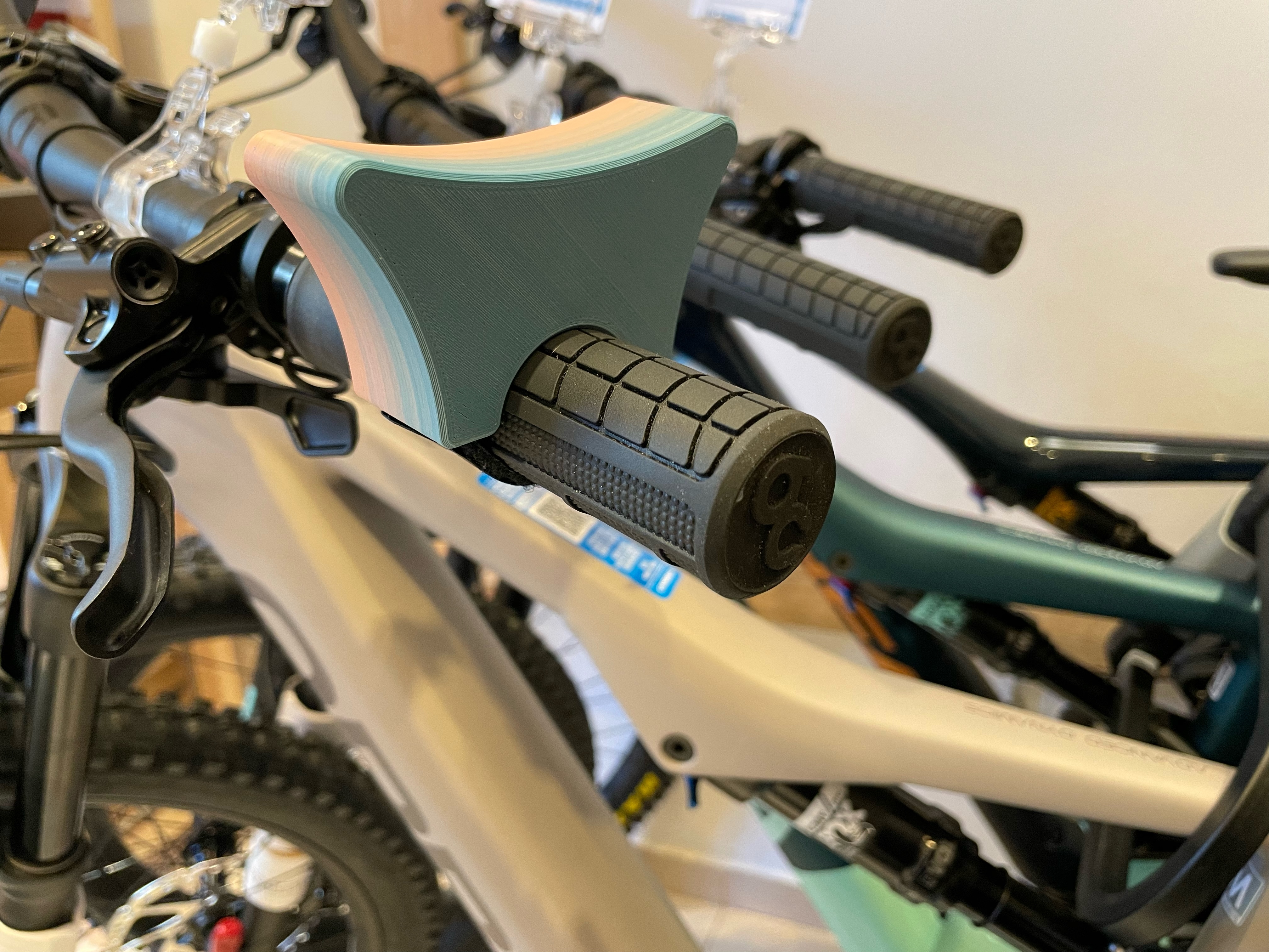 Bike Handlebar Lifter (GPS and Shifter Saver)