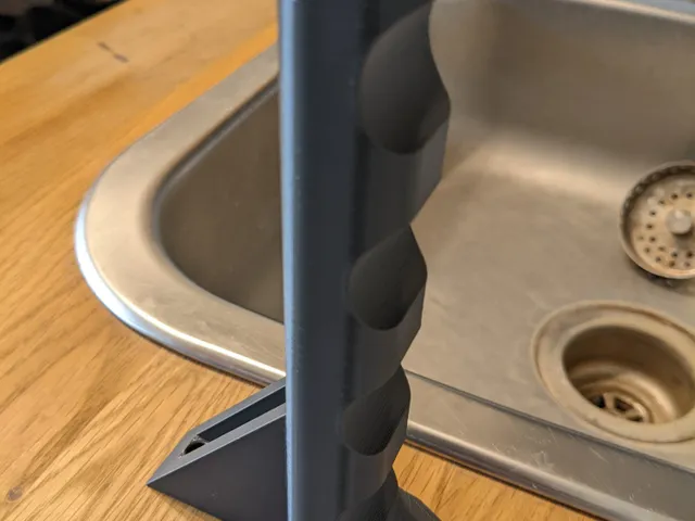 Hanger Bar with additional vertical support
