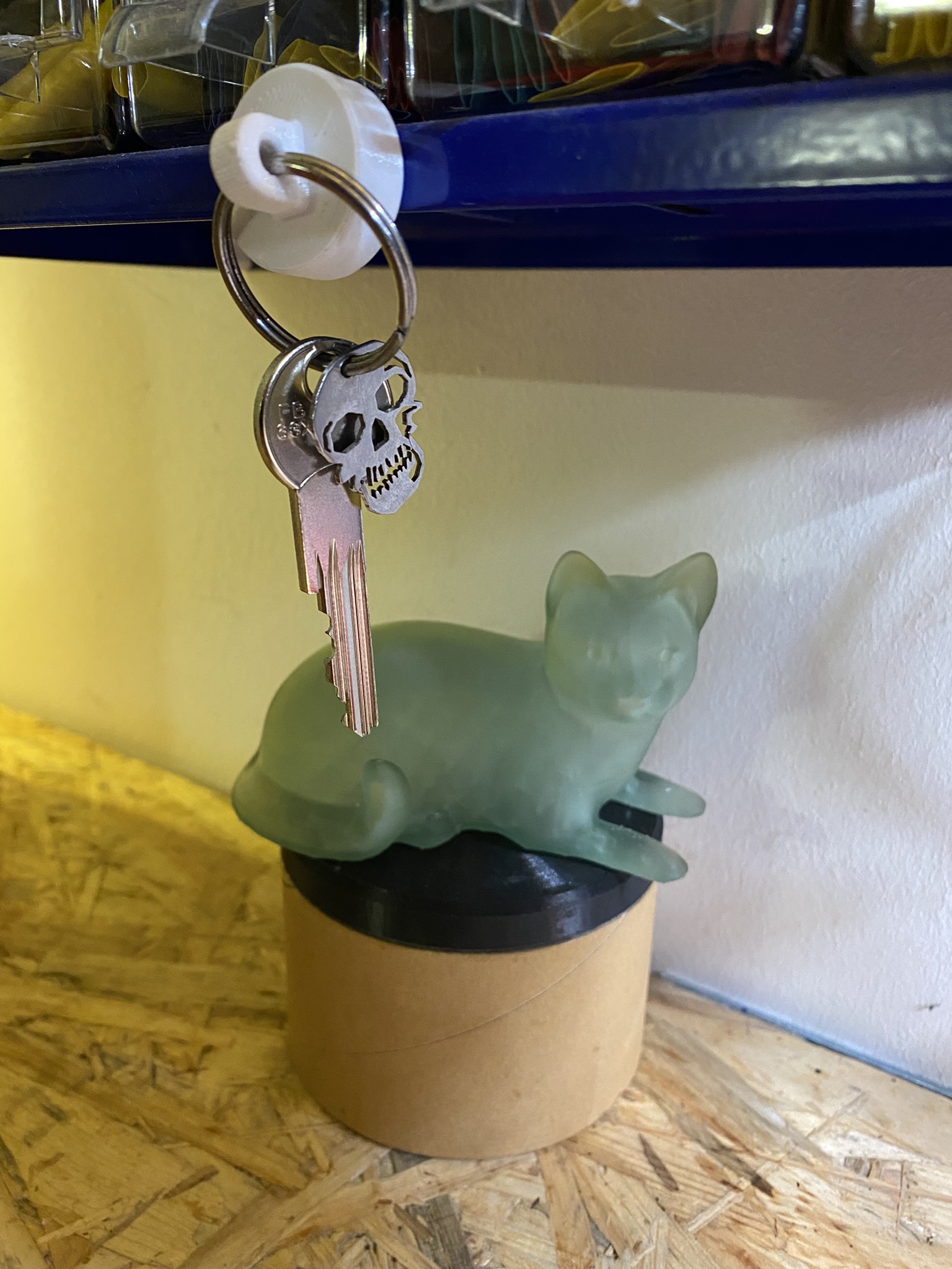Magnet keychain