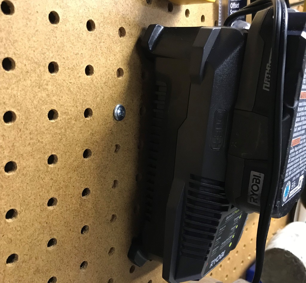 Keyhole Pegboard Hanger by ScruffyOrc Download free STL model