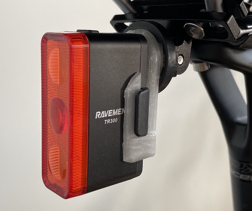 Ravemen TR300 Tail Light to Garmin Mount