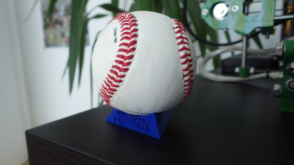 Triangular Baseball Display