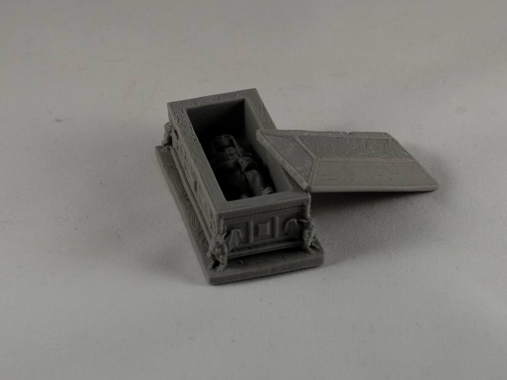 Miniatura 2 do modelo 3D Sleeping vampire (supportless, FDM friendly