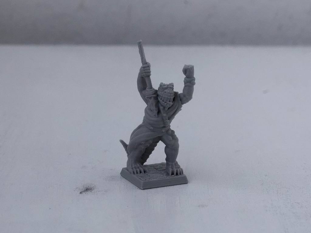 Lizardman with javelin (supportless, FDM friendly) — 2