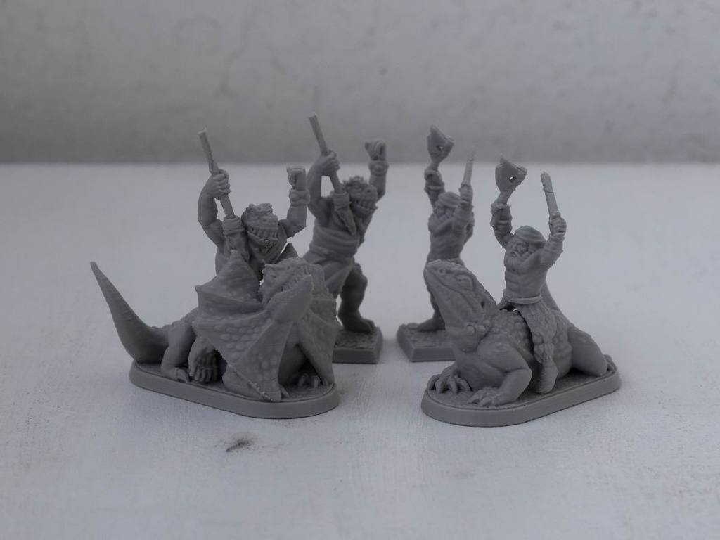 Lizardman with javelin (supportless, FDM friendly) — 4