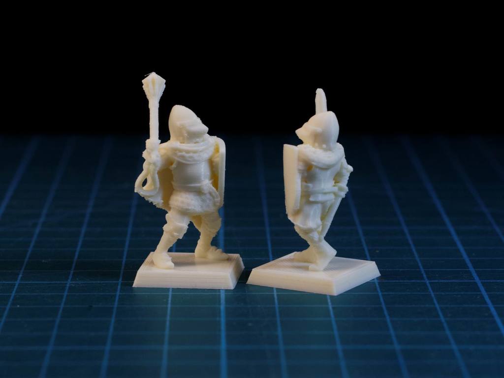 Knight with pig-faced helmet 28mm (FDM, no supports needed) — 3
