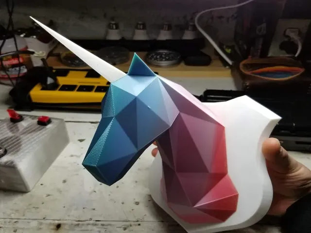Low Poly Unicorn Head (fixed for flat base, separate files, and mounting hole in base)