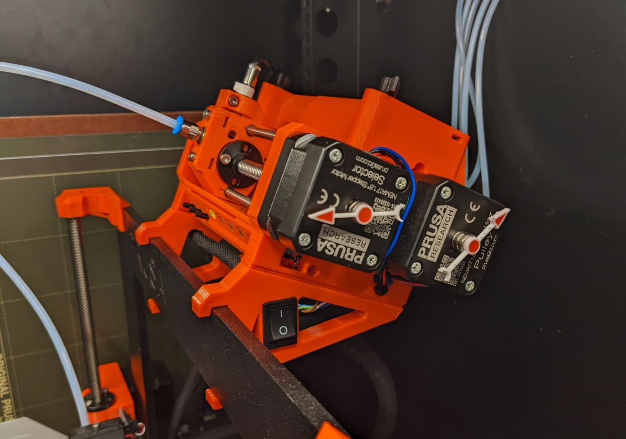 Miniatura 2 do modelo 3D MMU2 Bracket with Power Switch