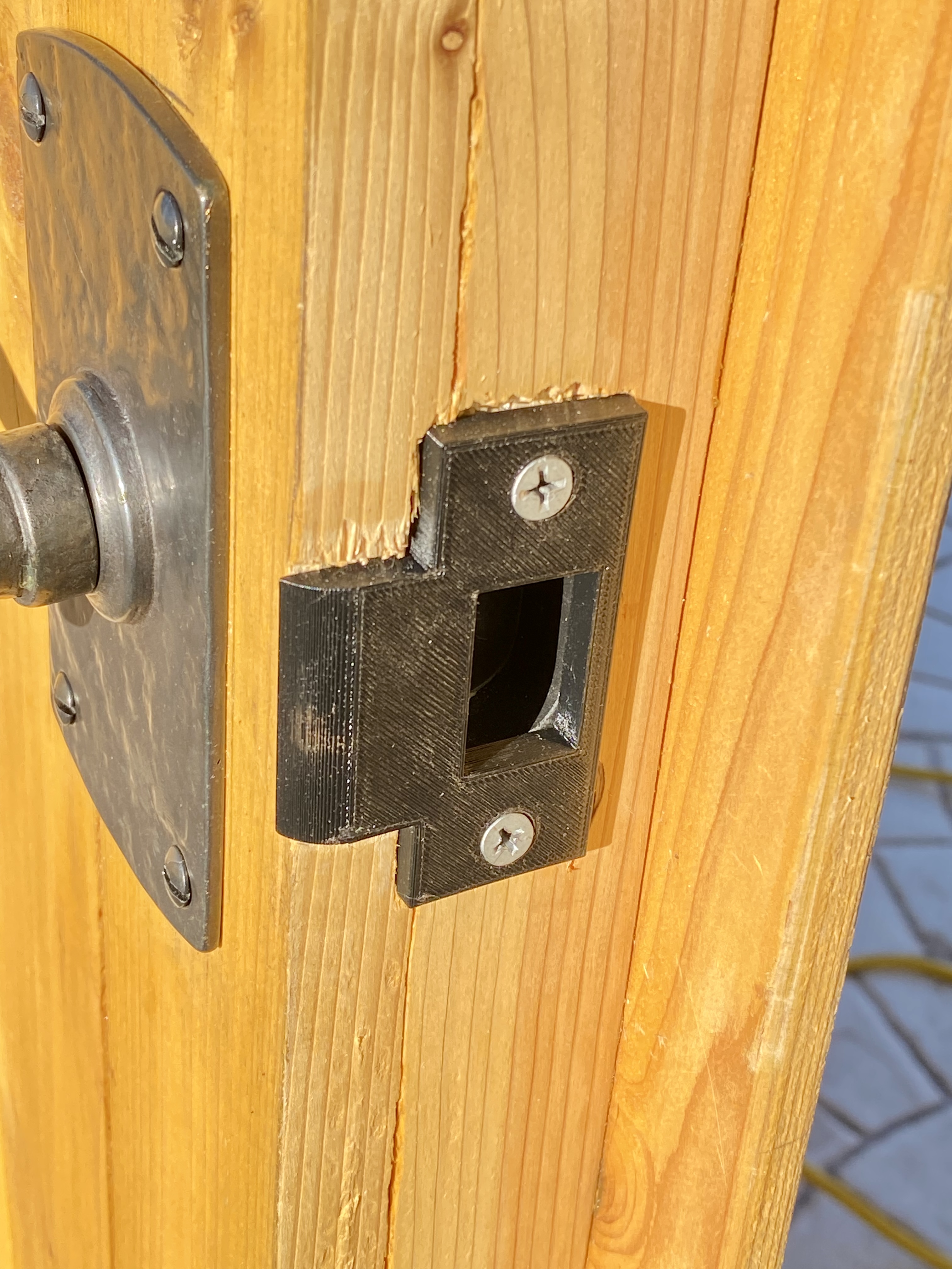 Thick strike plate for gate or door lock