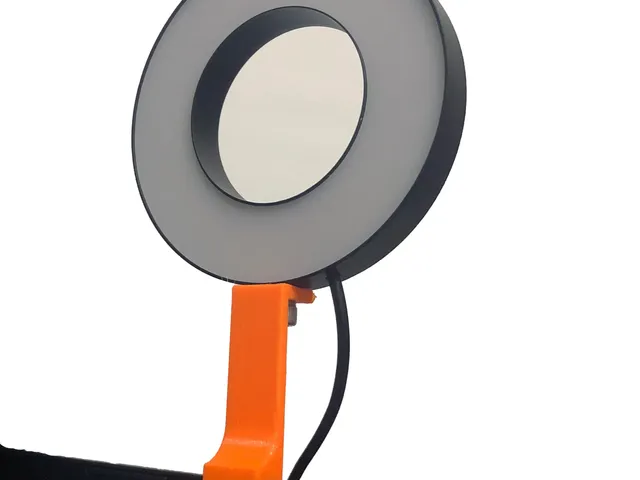 Simple ring-light holder for notebook