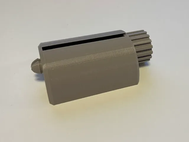 Toothpaste squeezer