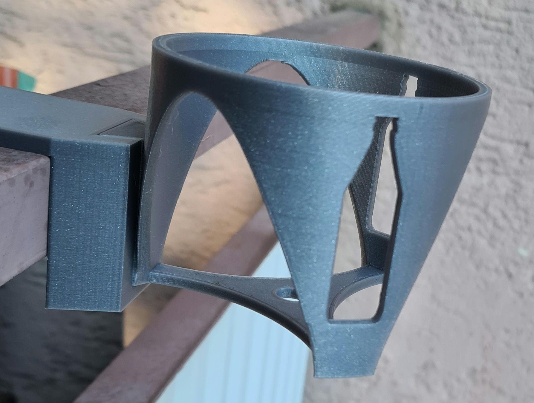 Parametric moveable bottle holder