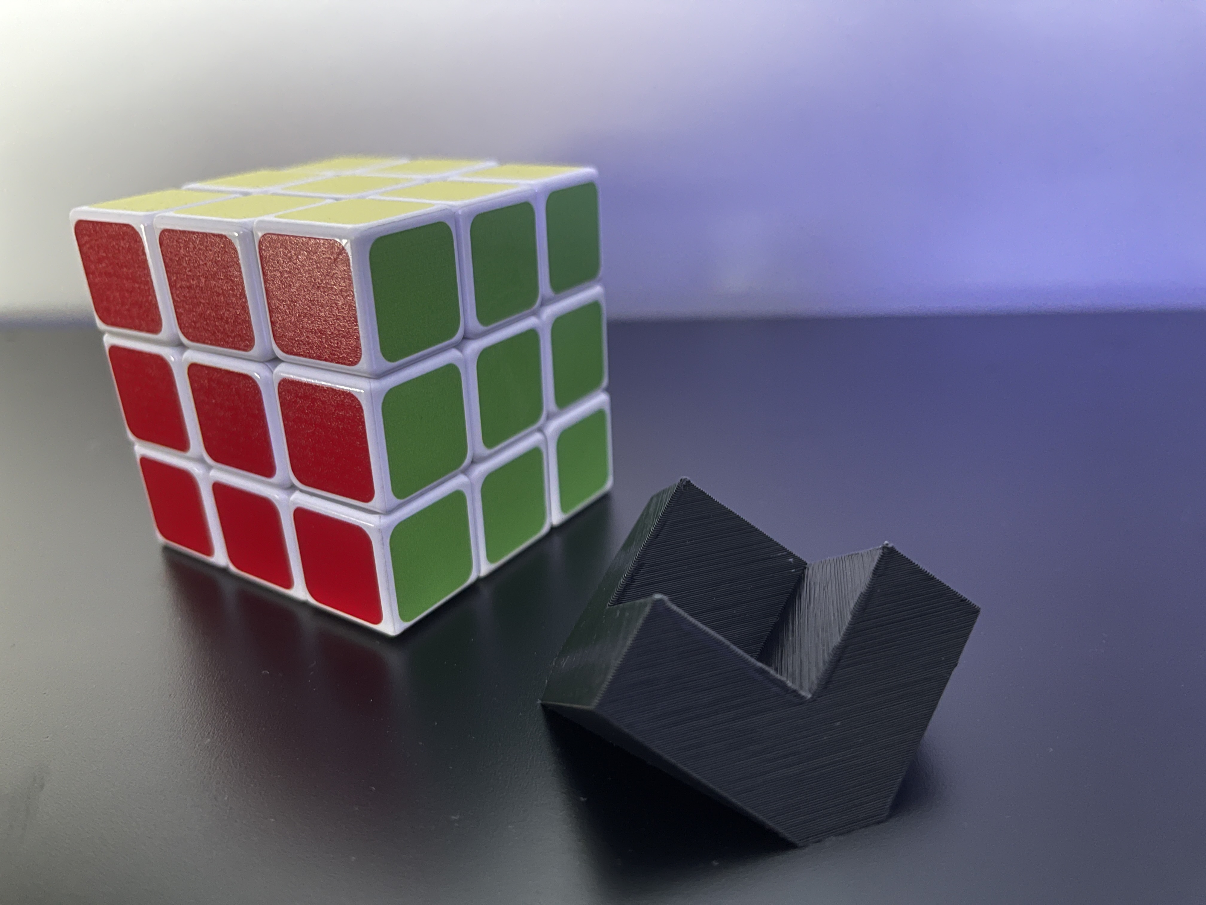 Miniatura 2 do modelo 3D Rubiks cube holder/stand