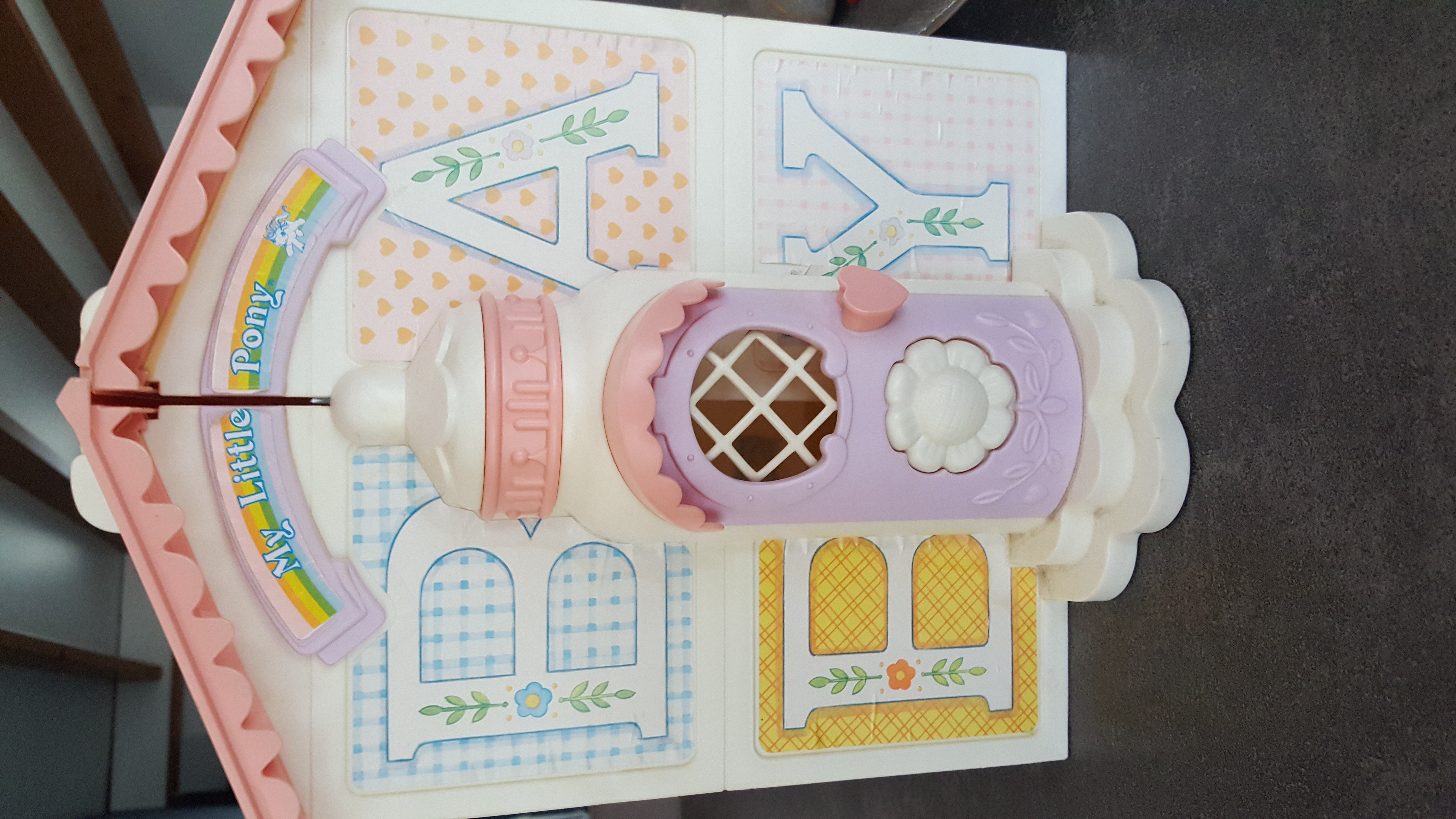 Hinges for "My Little pony" house - additional support
