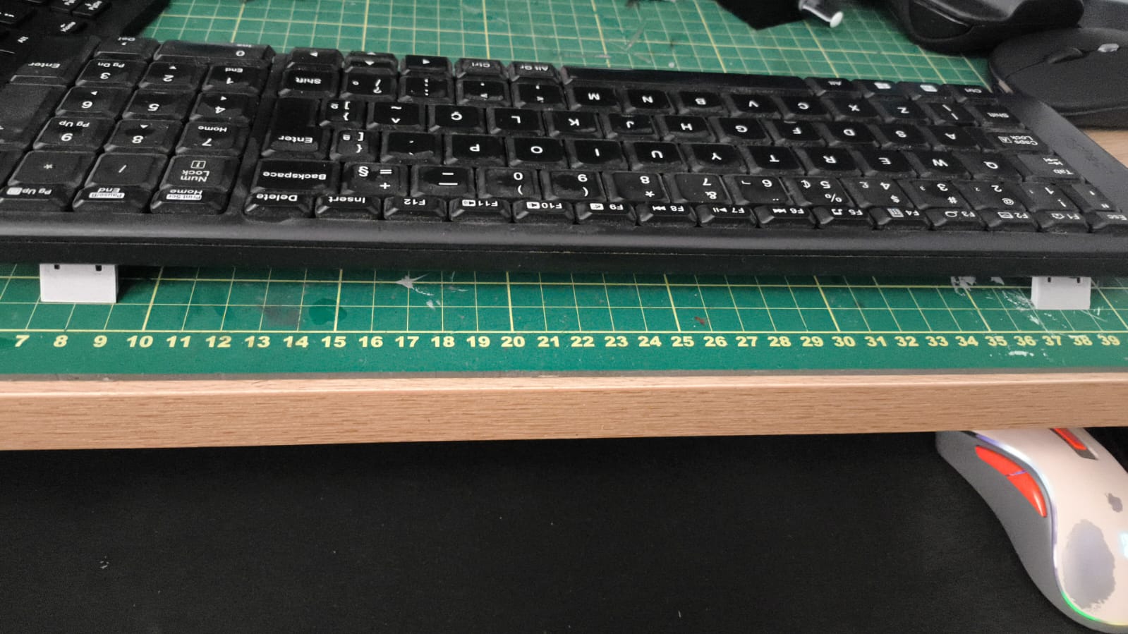 Miniatura 4 do modelo 3D keyboard support