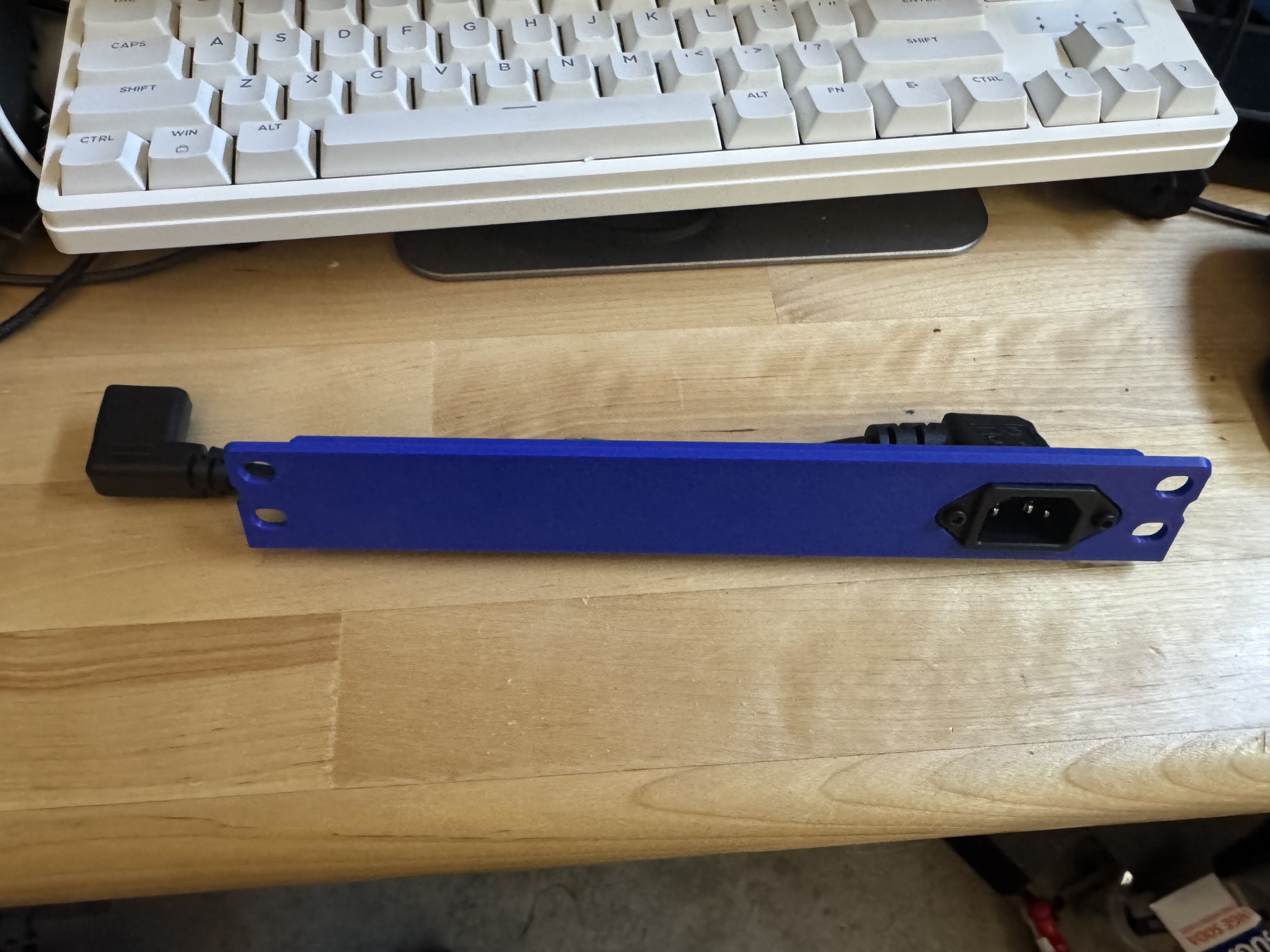 Mod10 C14 power inlet mount — miniatura 3