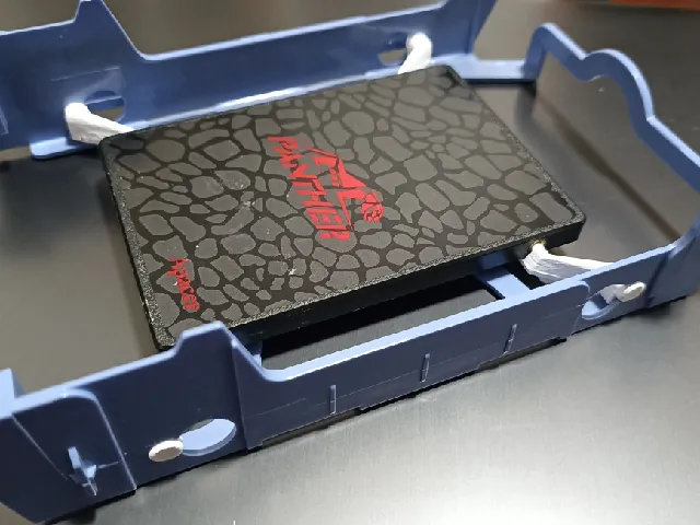 2.5" SSD to 3.5" HDD Tray Centered Adapter
