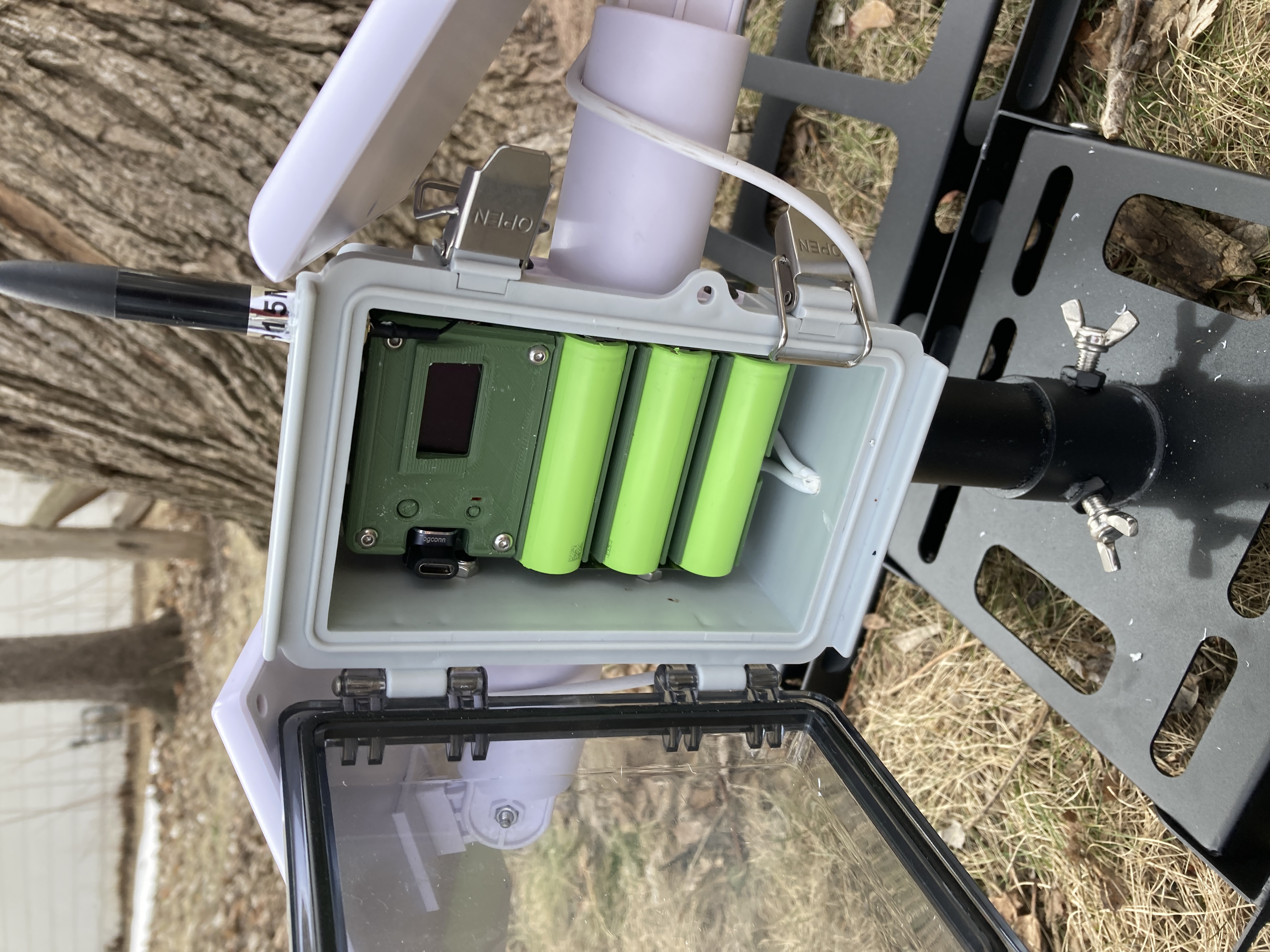 HeltecV3 Enclosure for 18650 Cells - Solar Meshtastic Node 3D model