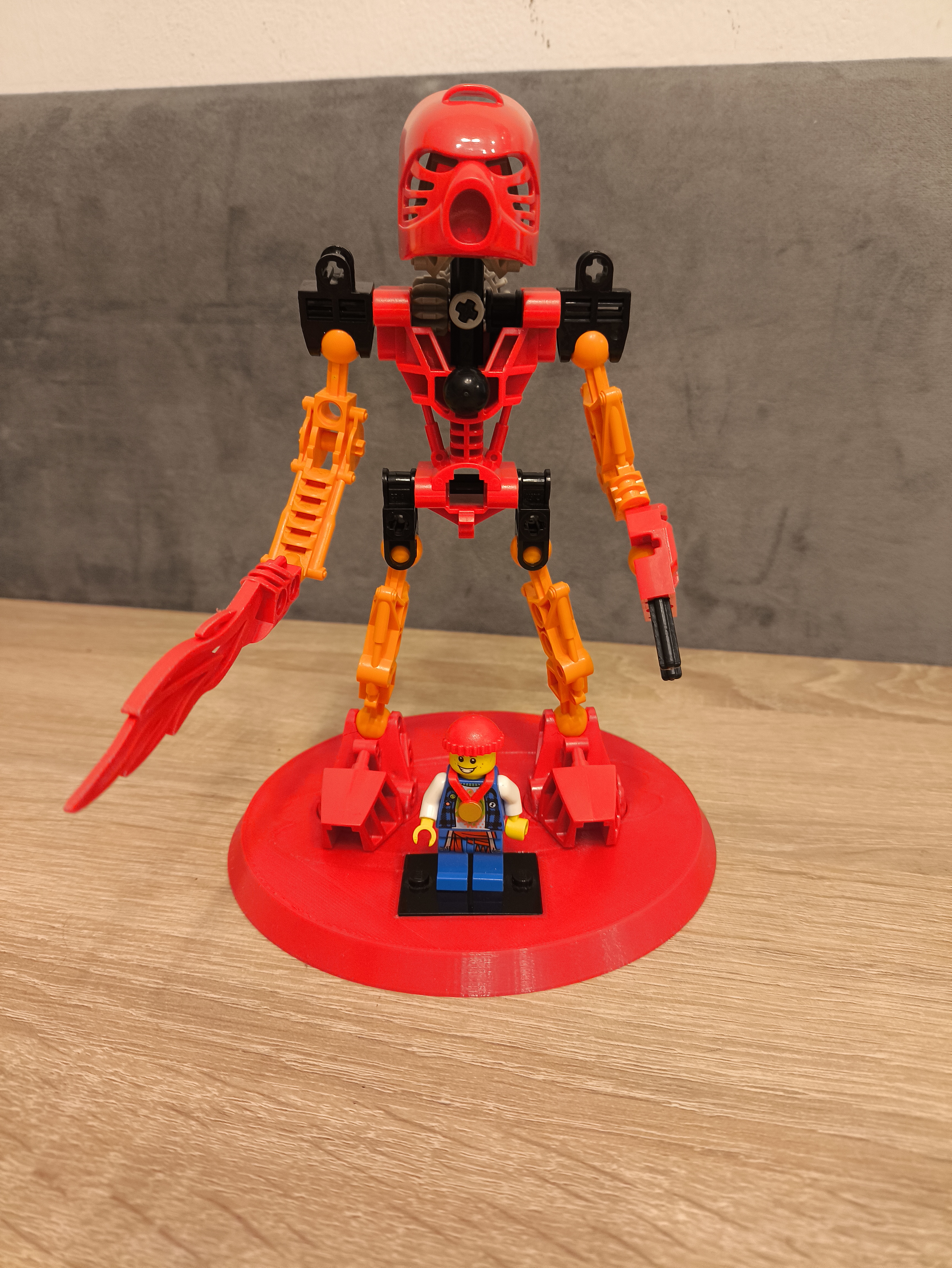 Display Stand for LEGO Bionicle with space for a plate under the minifigure