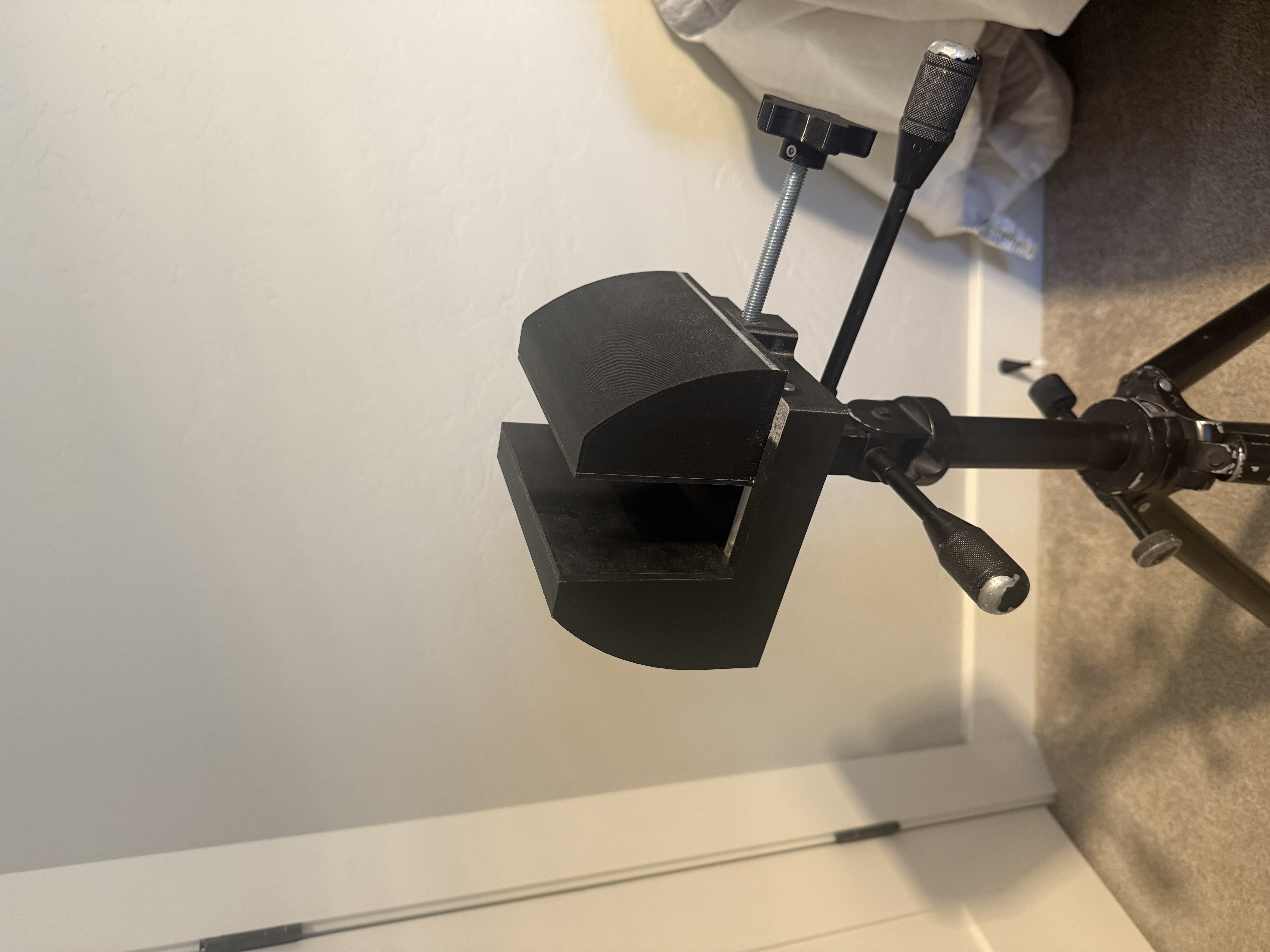 Miniatura 4 do modelo 3D Tripod Clamp Version 1.0