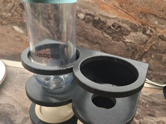 Double holder for sodastream bottle