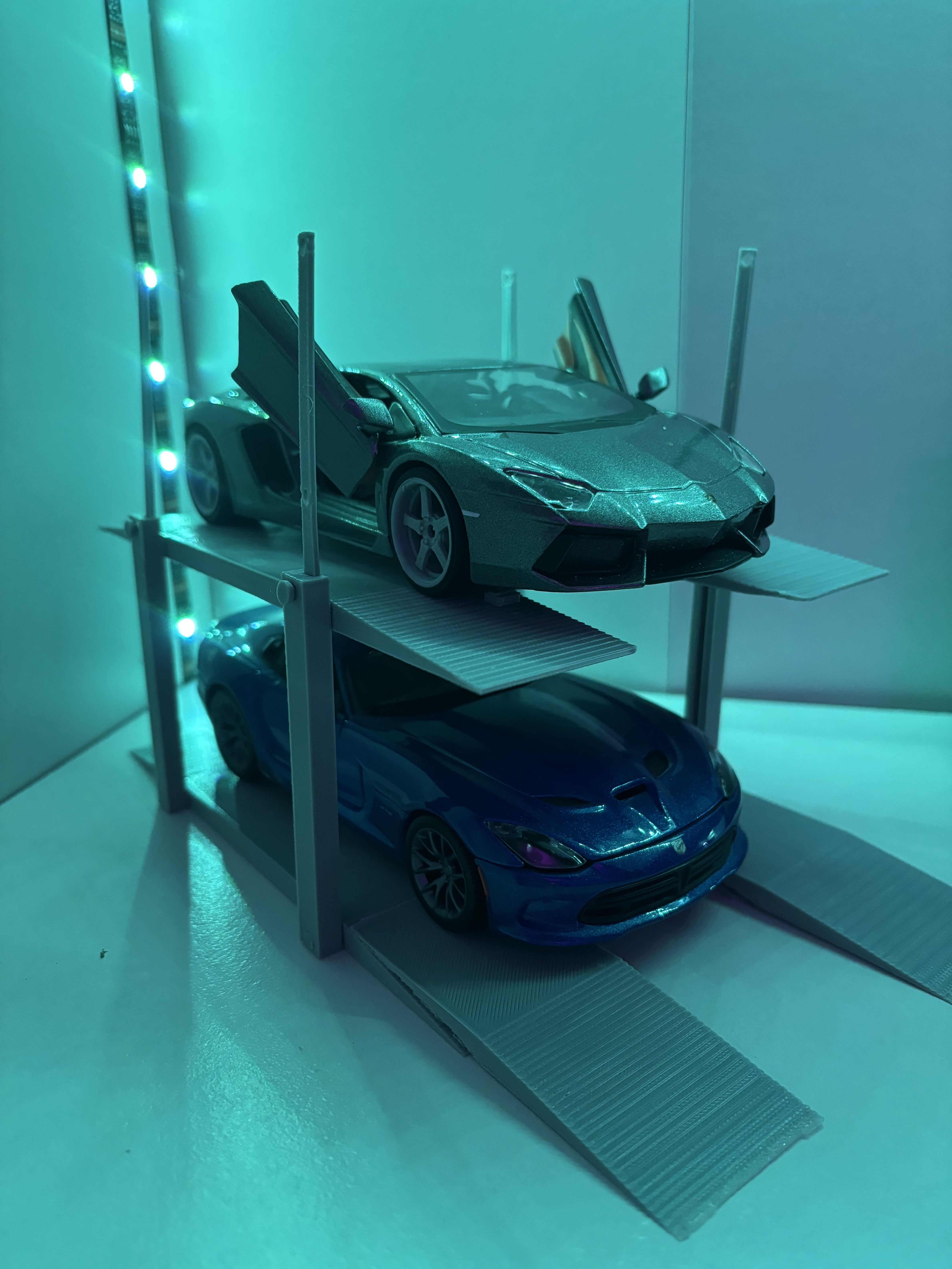 1-24 scale car lift for display