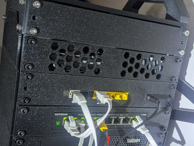 10" Server Rack Fritzbox 7530 & 7530 AX Mount