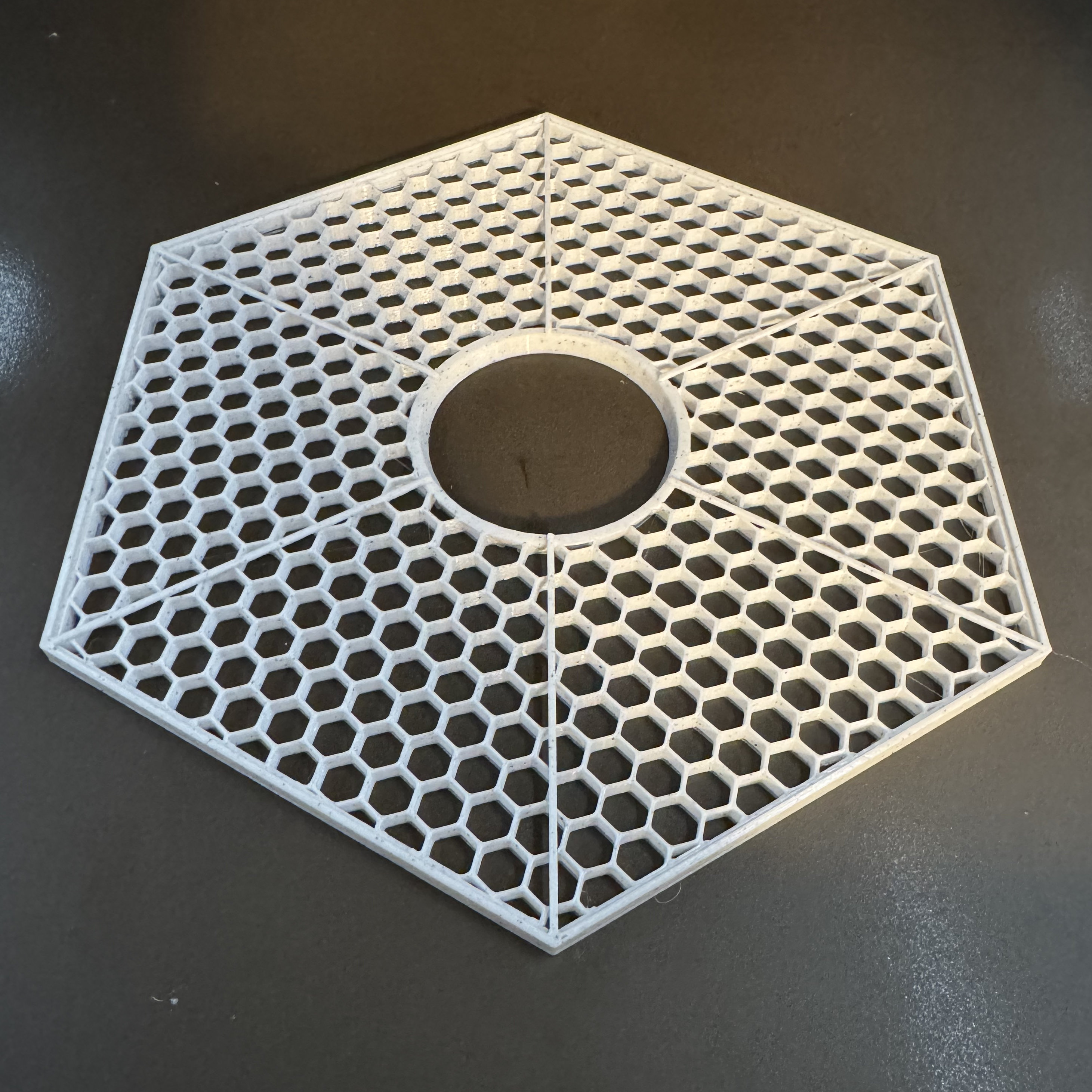 Bee feeder grid/lattice 3D model thumbnail