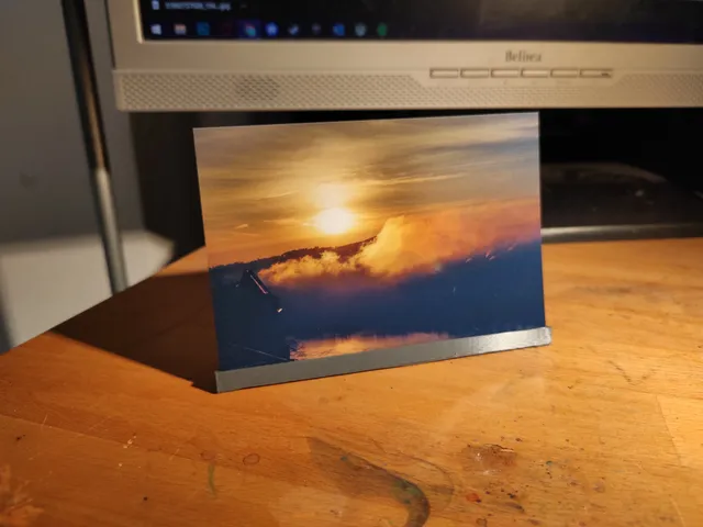 Pictureholder/ minimalist picture frame
