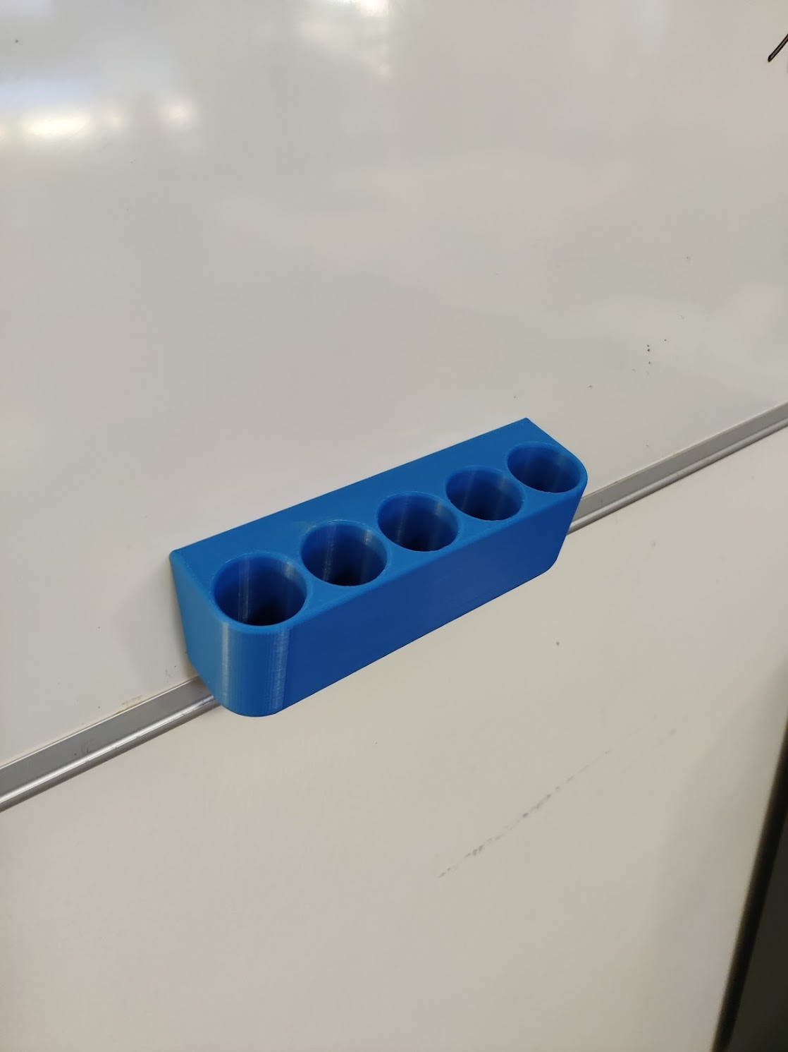 Whiteboard Marker Holder by Axels01 Download free STL model