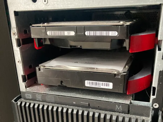 3.5" Hard Drive to 5.25" Drive Bay Adapter