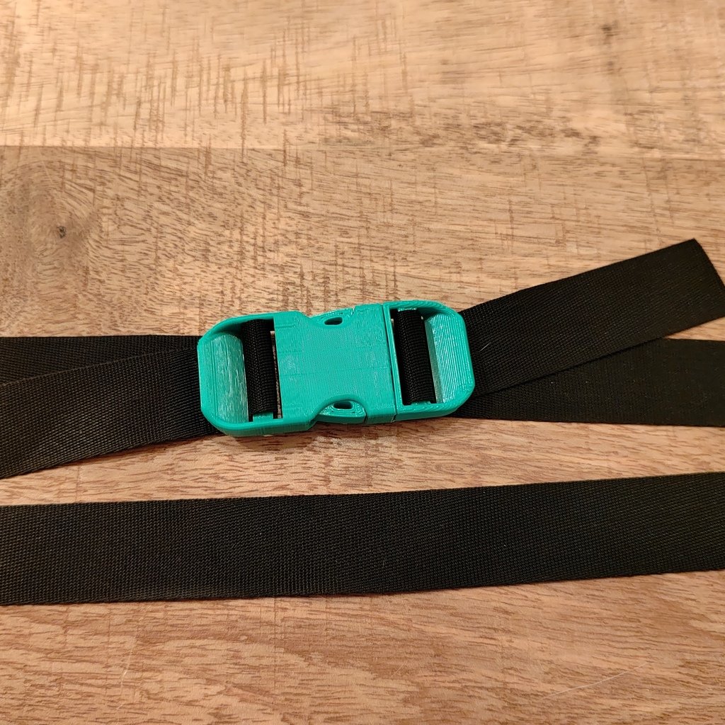 Miniatura 4 do modelo 3D The Ultimate Strap Clip