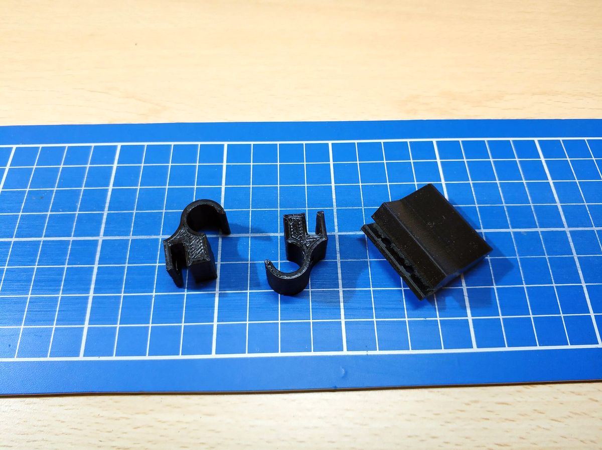 Anycubic I3 Mega - Maniglia e Supporti cablaggio piatto stampa