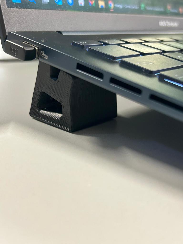 Asus ZenBook OLED 14 – Snap-Fit Rear Risers (No-Support Print, Textured Feet)