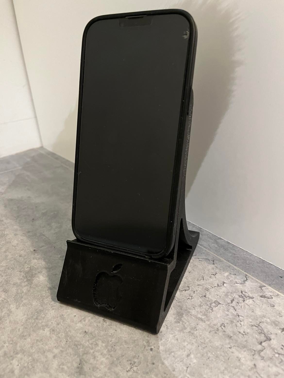 iPhone 13 Pro Max Stand