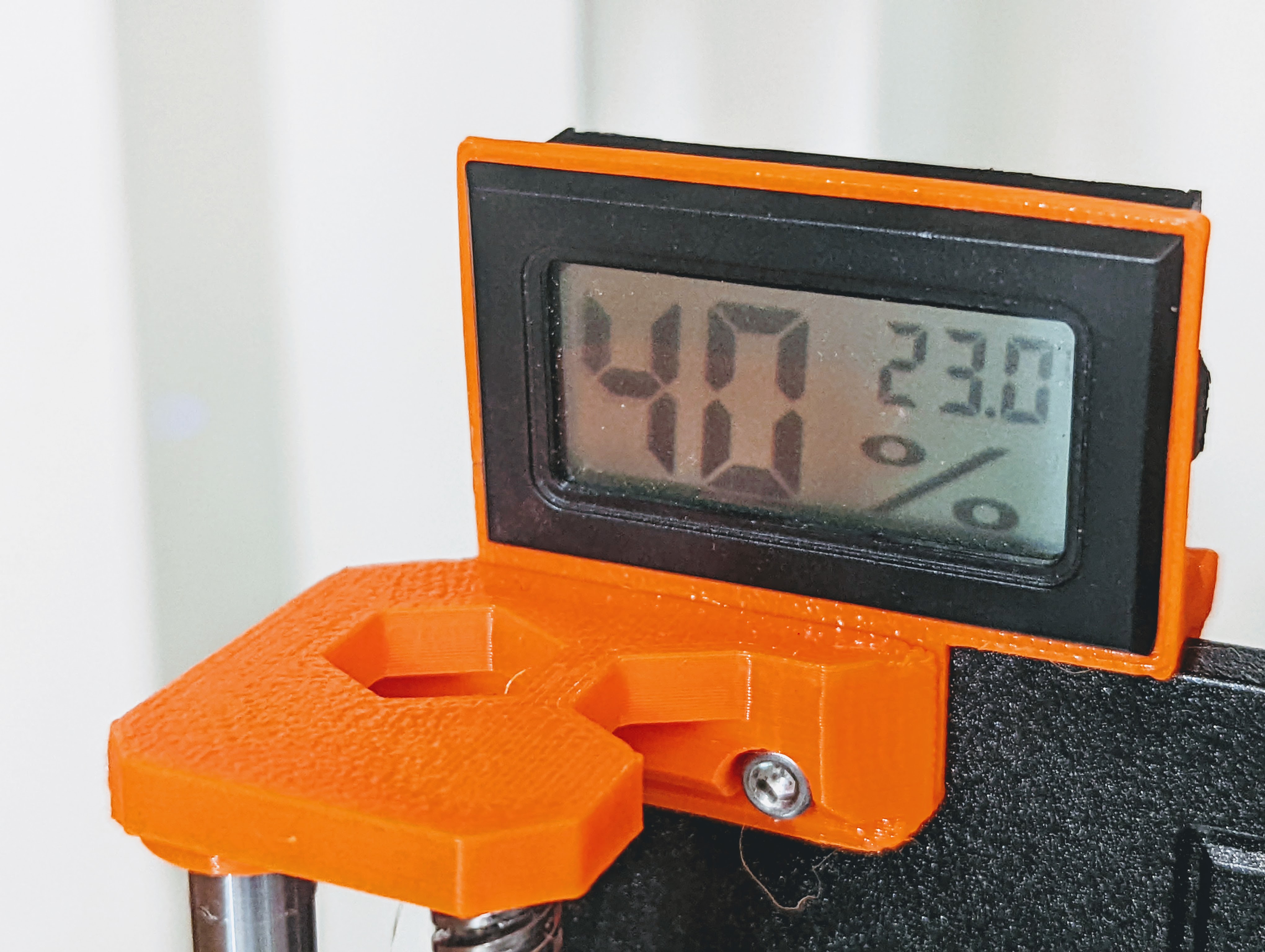 Thermometer/Hygrometer Mount on top of left Z-Axis