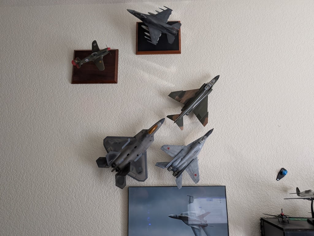 1:48 Scale Aircraft Wall Mount