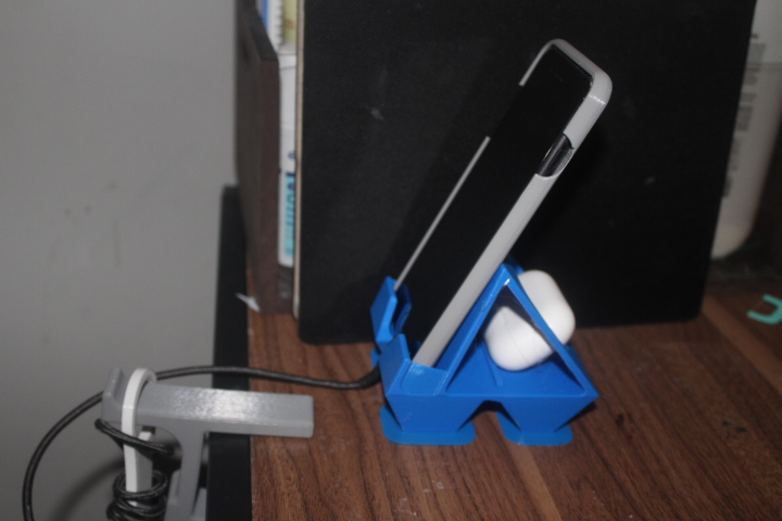 iPhone & IPod charging station