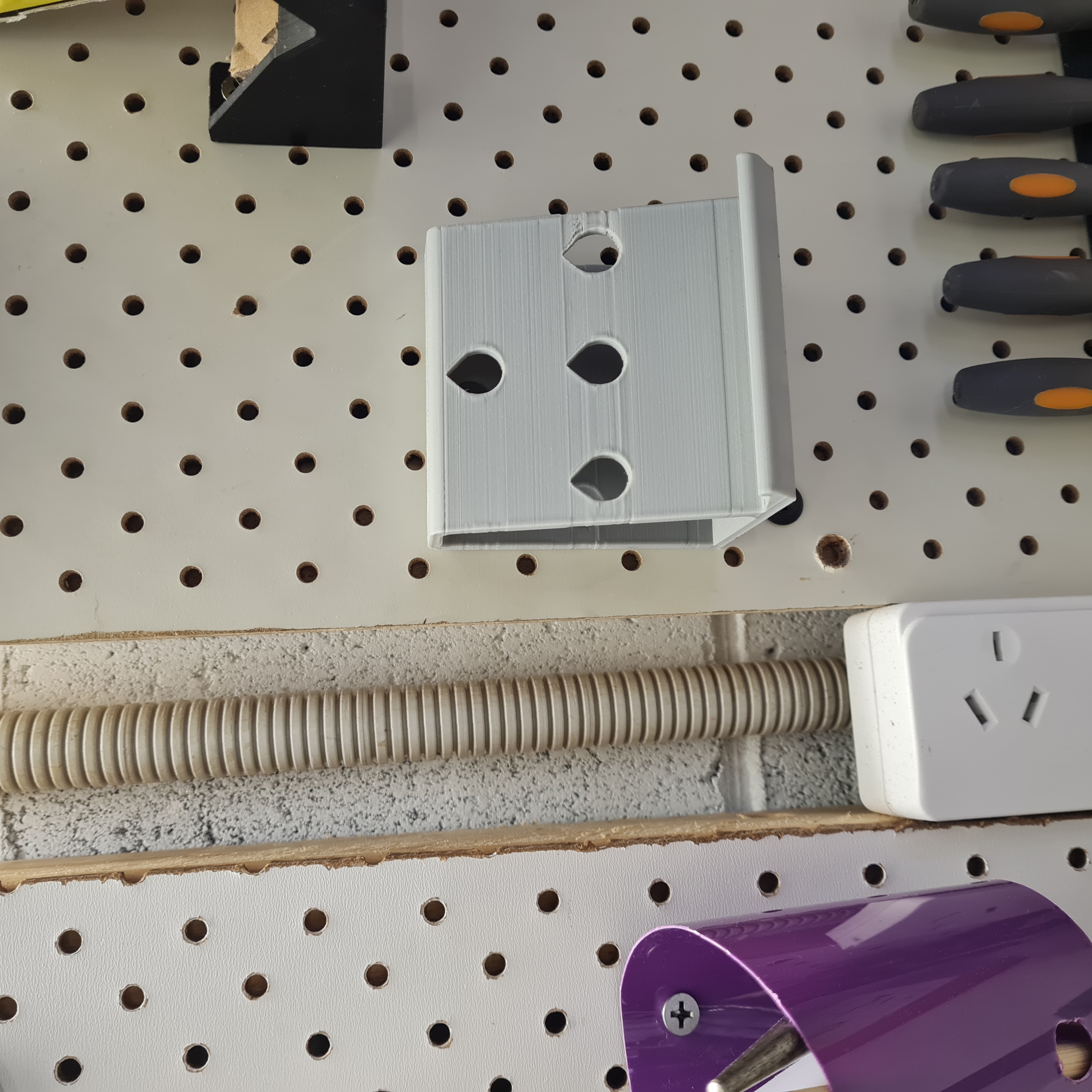 Wall/Pegboard phone or tablet stand by StandardPickle Download free