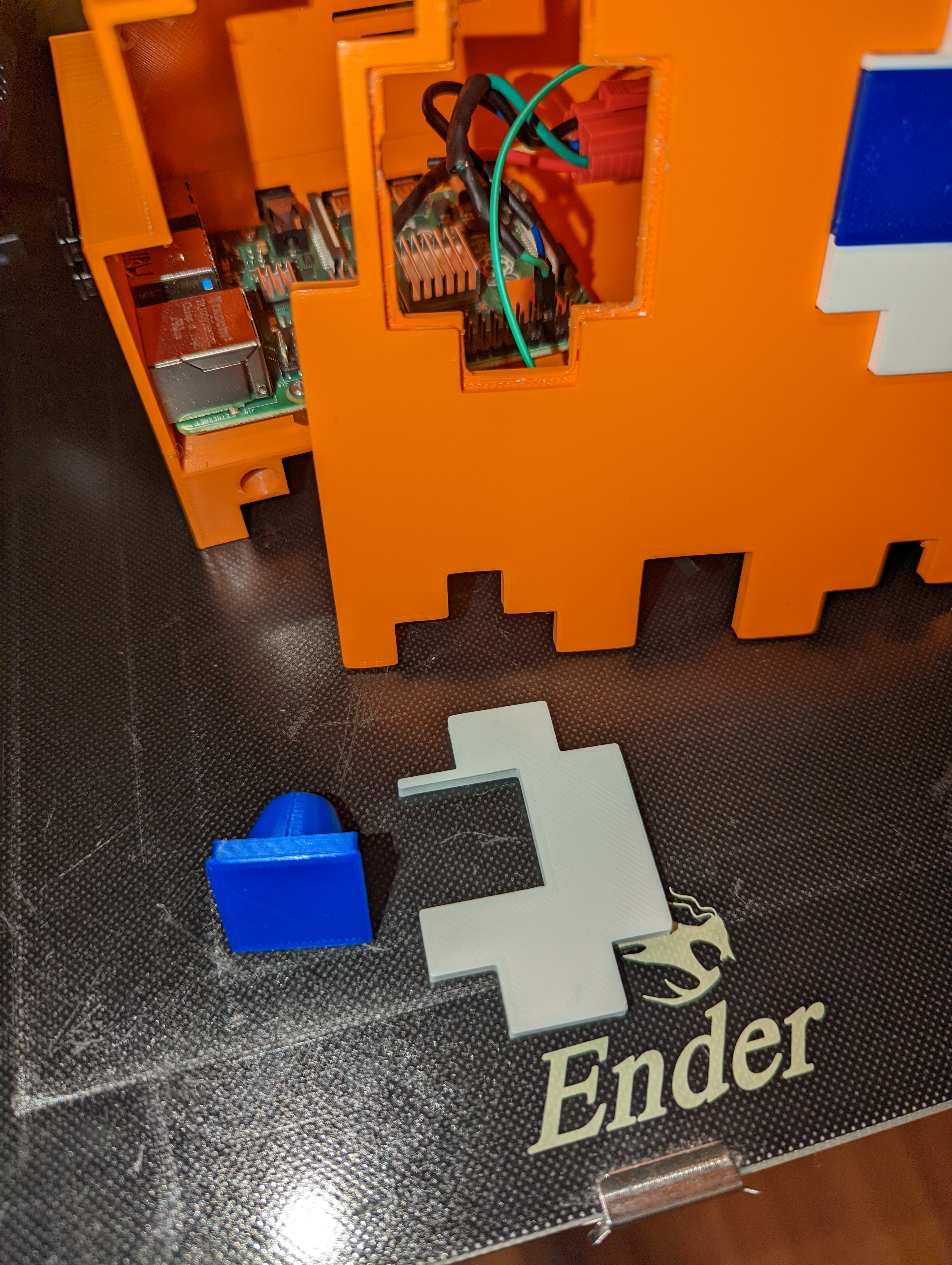 Miniatura 2 do modelo 3D Pi-4 Pacman Ghost Case
