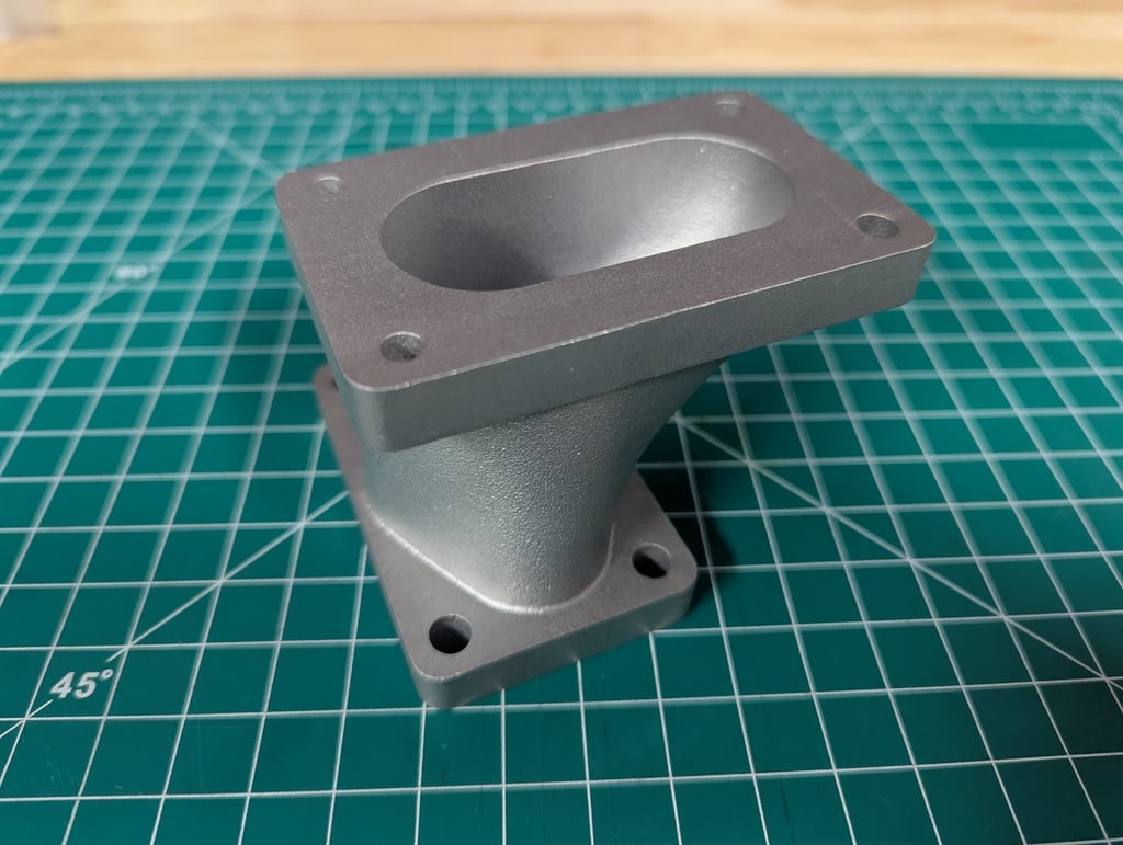 Intake manifold for Fiat 850 engines in a Fiat 600-based car
