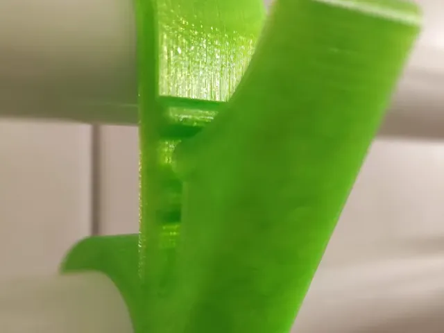 Anti-slip radiator towel hook