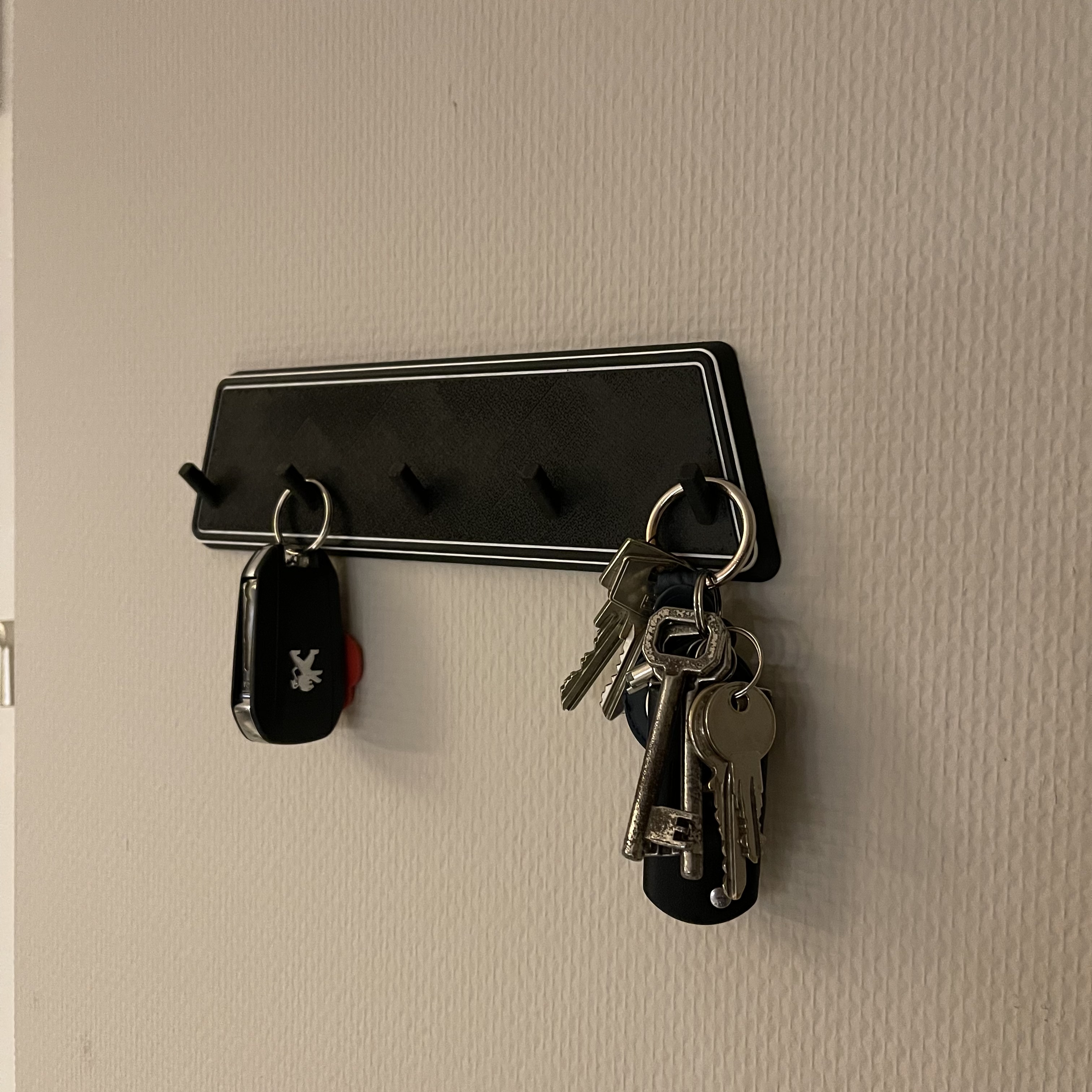 wall mounted key hanger