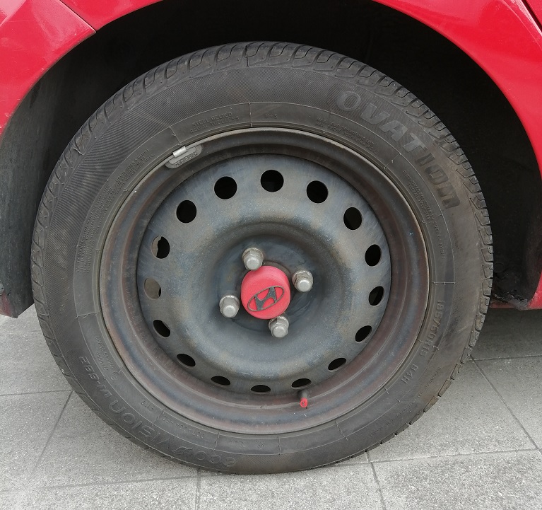 Car wheel cap