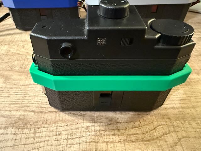 Holga 120 film cover retainer