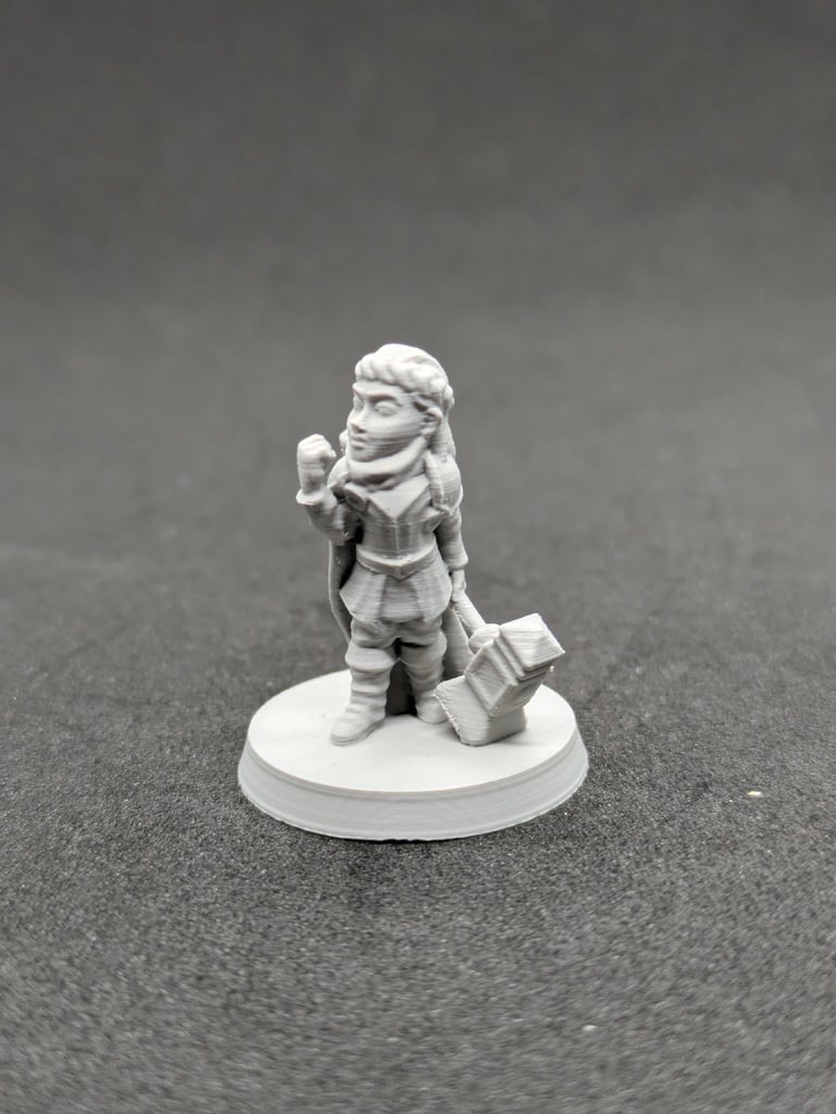 Halfling paladin female FDM supportless